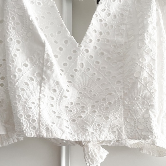 Nwot Open-Back Eyelet Blouse - Picture 5 of 12